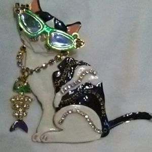 Lunch at The Ritz 2 GO One Cool Cat Pin